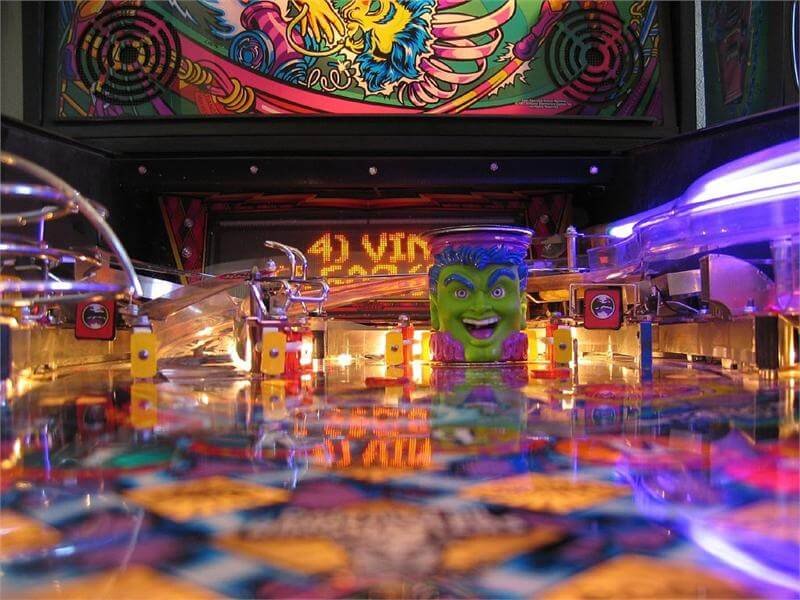Cirqus Voltaire Pinball Machine by Bally