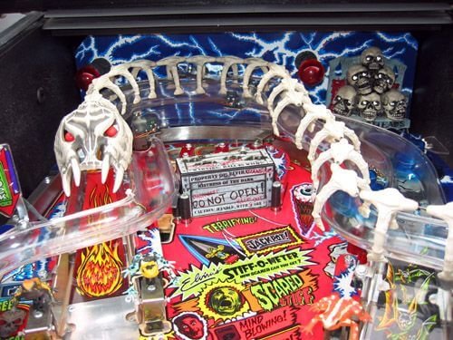 Scared Stiff Pinball Machine by Bally